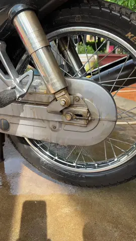 Giúp xe sạch hơn với tẩy rửa đa năng!! Mọi người đã dùng thử chưa??? #tayruadanang #tayovang #tayriset #ruaxekhongcham #47C1shop 