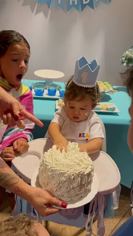Memories I’ll cherish and look back at until I’m old and wrinkly 🥹🩵#firstbirthday #turningone #babytotoddler #toddler #birthdayboy 