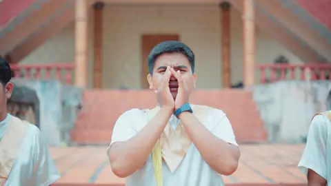 សម្រាប់រដូវកាលថ្មី បុណ្យកឋិនទានខាងមុខនេះ សូមអរគុណដល់ពុកម៉ែបងប្អូនតែងតែជួយគាំទ្រដល់ក្រុមយើងខ្ញុំ🥰🙏 ក្រុងភ្លេងយើងខ្ញុំ បានត្រៀមខ្លួនជានិច្ចសម្រាប់កម្មវិធី របស់ពុកម៉ែបងប្អូន🙏💛 ប្រណិតភាព និងជំនាញពិត ឆៃយ៉ាំខ្មែរយើង ✨️🫶 010787839 / 0977751555 / 0965751955  #ក្រុមភេ្លងវត្តព្រៃវែង_រាជធានីភ្នំពេញ #វប្បធម៌ខ្មែរ #ឆៃយ៉ាំខ្មែរ