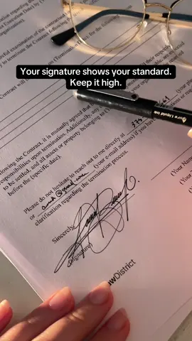 Don’t sign with a signature that says “meh.” ❌ Sign with one that says “I’m the one.” ✅ Tap the link in bio to get yours designed today. 💼 #contractready #successsignature #signaturesideas 