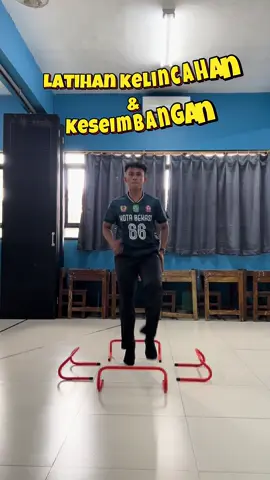 Gerakan ini cocok untuk anak anak yang ingin berlatih gerakan kelincahan #gurupjok #gurutiktok #gurukreatif #gurupendaki #gurupjokindonesia 