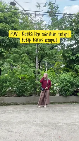 Ketika lagi marahan tetapi tetap harus jemput 🤗 #hiburan #komedi #hiburanirt 