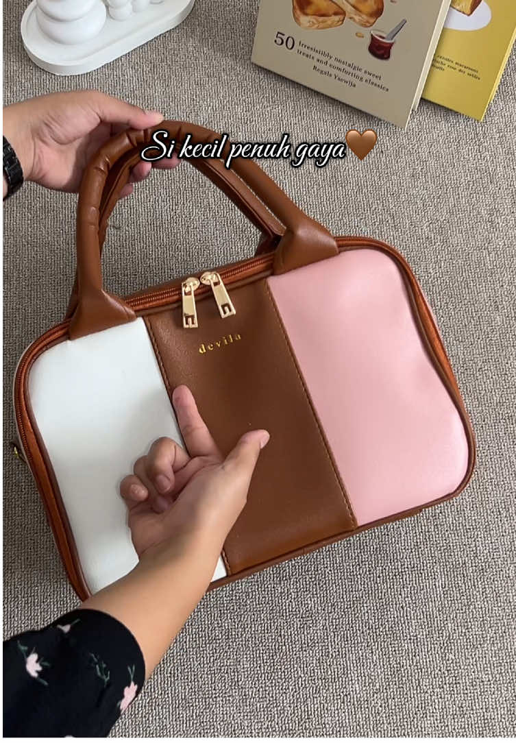 Cantik dibawa kemana aja 🩷🤎🤍#devilafashionbag #wibgajian #promoguncang1010 #fyp #icecreamtravelbag 