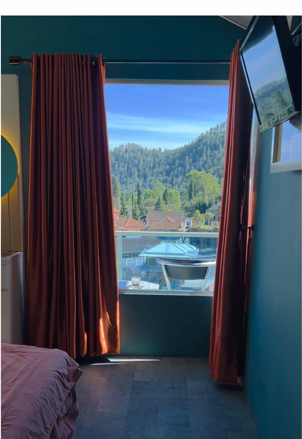 Istri : capek pengen istirahat (Istirahat yang dimaksud istri,,, 😂😍) #rahmahomestay #tawangmangu #tawangmangukaranganyar #karanganyarexplore #staycationmurah 