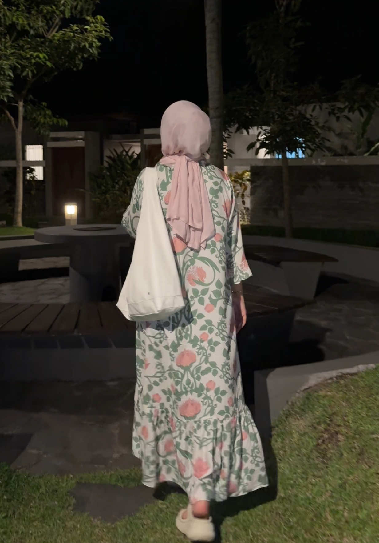 Terngiang ngiang sama liriknya 🤍