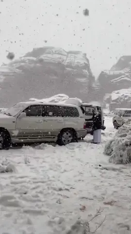 #ثلوج_السعودية #علقان_الزيته_جبل_اللوز #اكسبلورexplore #اجواء_الشتاء #ثلوج_تبوك 