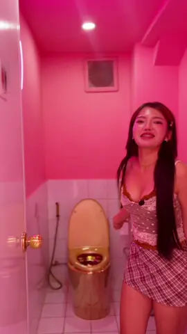 បង្គន់មាស🤣🤣@VICCI 💋 Beauty Bar 