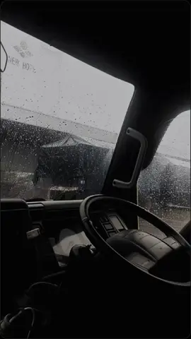 puncak tertinggi mencintai adalah mengikhlaskan#storytruck #driverindonesia🇮🇩 #drivermuda #sopirtruck #fyp 