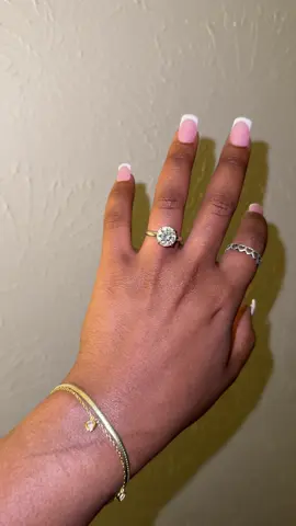 & just like that I’m a fiancé! 😭😭😭 #couple #engaged #creatorsearchinsights 