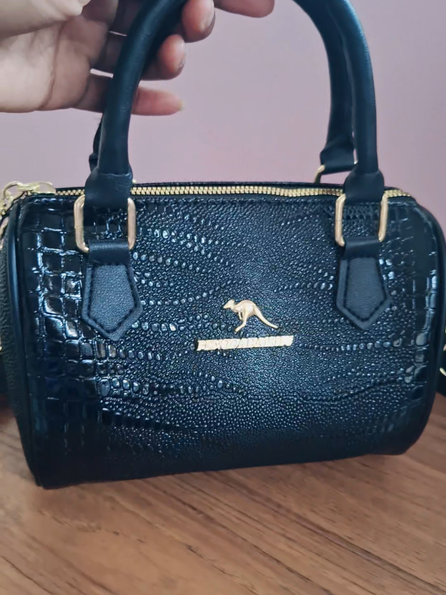 #กระเป๋า #กระเป๋าสะพายข้าง #กระเป๋าแฟชั่น #กระเป๋าผู้หญิง #กระเป๋าหนัง 