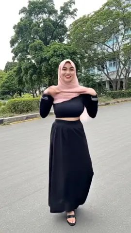 senin senin pada ngapain nih?  #fyp #manis #tobrut #joget 