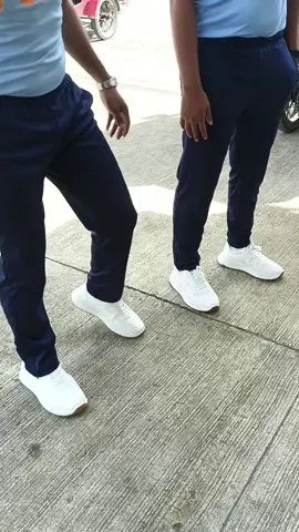 Sa mga Gwapo at magagandang pulis, itong all-white rubber shoes, hindi lang mura, kundi quality pa!👌 Perfect para sa physical fitness test (PFT).  Invest in yourselves without breaking the bank!