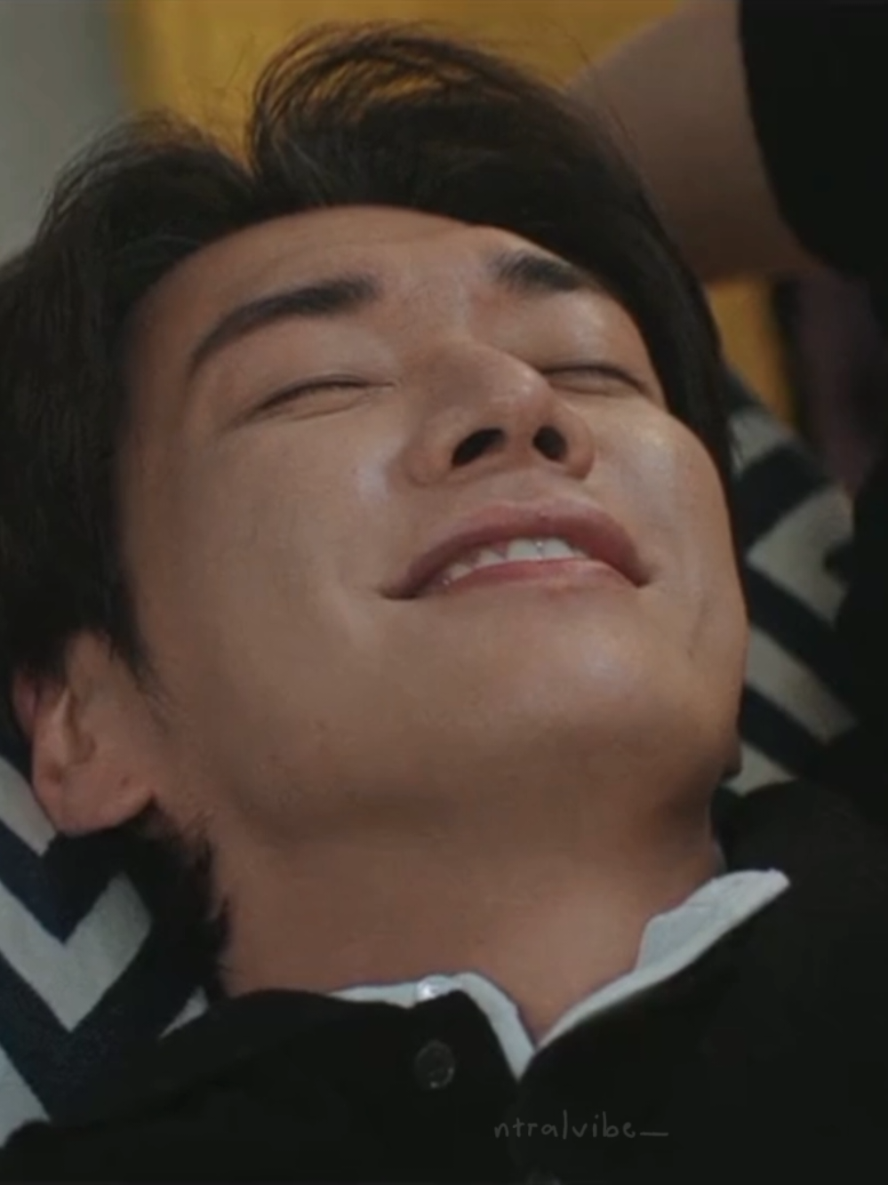 Kalau lagi akur, gemesin 🤣 Kalau lagi kepepet, partner sendiri pun di tumbalin 💀 #KimYoungKwang #김영광  #WalkingOnThinIce #kdramaedit #fyp 
