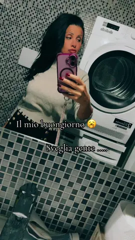 Buongiorno 🥱🥱🥱🥱#ricordatevidellamore #volaneiperte✈️ #donneitaliane🇮🇹 #perte @silviaricomincia @silviacuorenerissimo @Regina nera non molla 🖤 @REGINA NERA RESISTETE 🫵🖤🇮🇹 @Reginanera🖤 