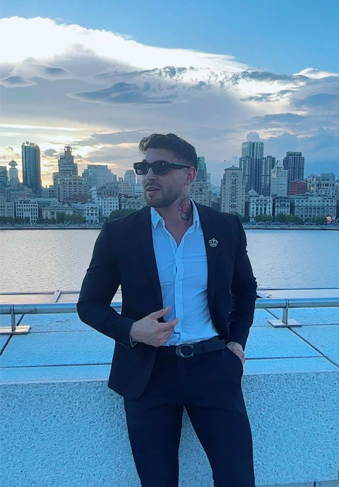 I’m here #fyp #shanghai #suit #gentleman #daddy 