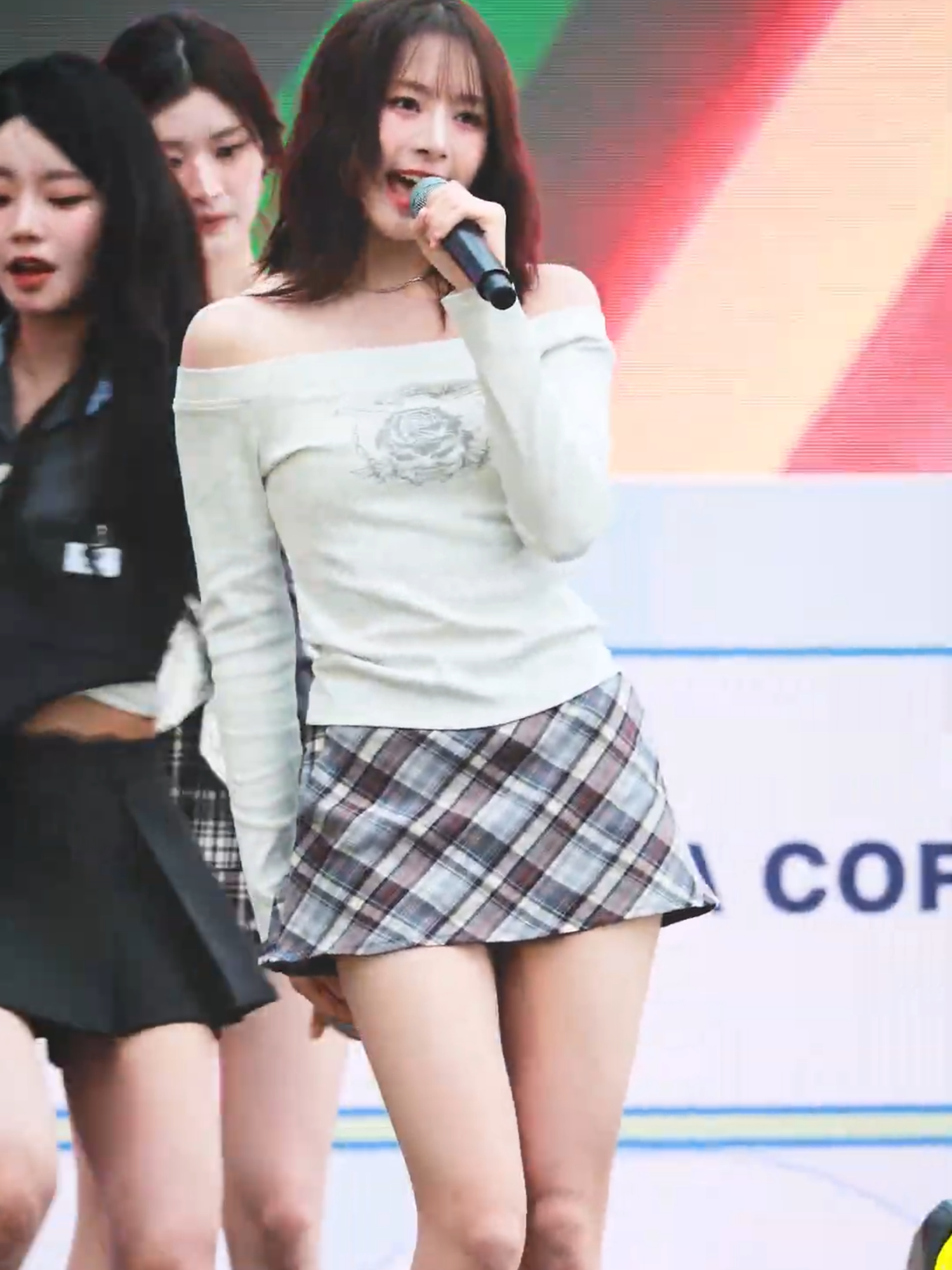 하나 HANA FIFTY FIFTY 피프티피프티 - SOS + Pookie  #HANA #fiftyfifty #shorts #reels #fyp #idol #viral #trending #trend #fancam #kpop