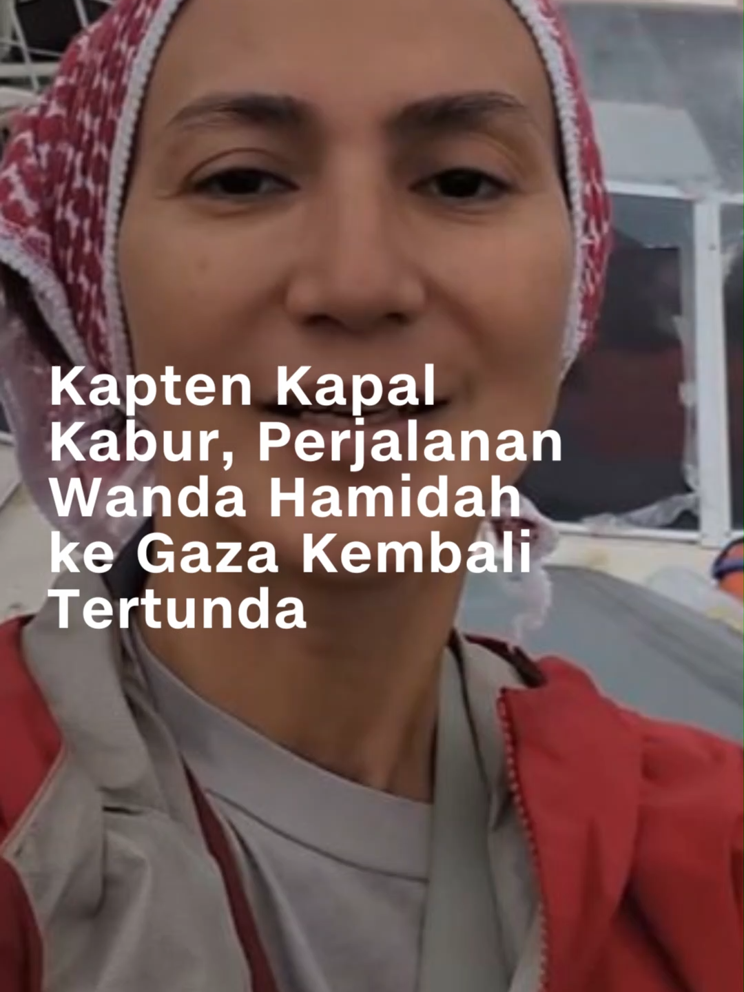 Pelayaran Wanda Hamidah ke Gaza, Palestina untuk misi kemanusiaan terus mengalami hambatan.  Setelah sempat kehabisan bahan bakar dan bocor, kapal Kaiser yang ditumpanginya tak bisa kembali berlayar.  Wanda pun berpindah ke kapal Sumud Nusantara yang merupakan hasil patungan para aktivis dari Malaysia, Indonesia, Maldives, dan Pakistan.  #cnnindonesia #cnnindonesiacom #WandaHamidah