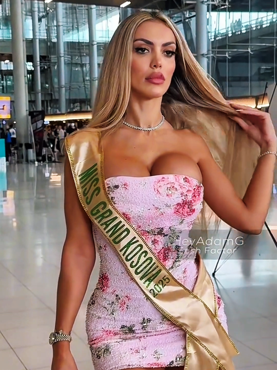 miss kosovo es amiga de la aguilera trbajan juntas en dubai !!🇪🇨🍩🇽🇰#missgrandinternational #missecuador #missgrandperu #missgrandvenezuela #missgrand2025 