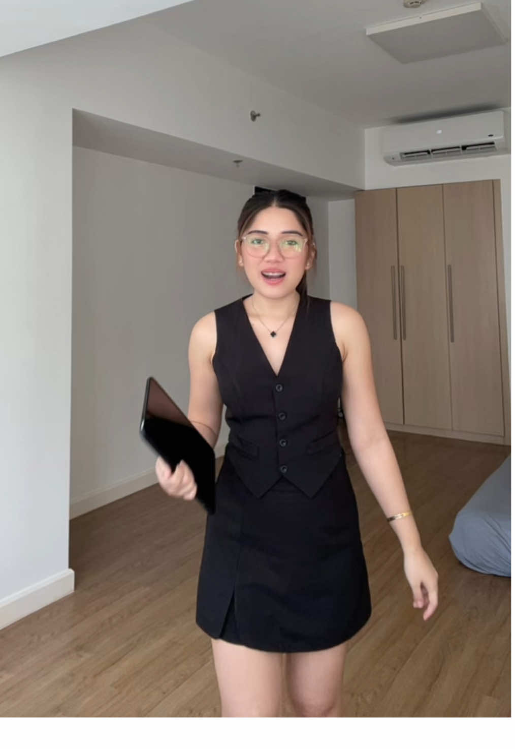 you can never go wrong with vest top #tiktokfindsph #foryoupage #vest #outfutideas #black 
