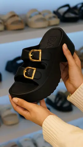 #Sandalwanita #Sandalslop #sandalwedges #sandalempuk #sandaldaphani 