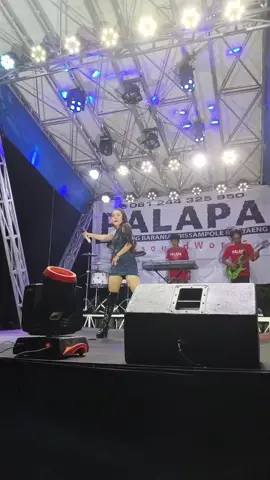 fitriani dg ci,nong  judul lagu Kerisis #hobbycuan #trending #hiburan #manggung #followme 