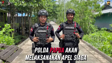 Personil Satuan Brimob Polda Papua Melaksanakan Apel Siaga Gabungan Bersama Aparat Keamanan Lainnya Di Lapangan Yos Sudarso. Kegiatan Ini Dipimpin Langsung Oleh Bupati Kabupaten Asmat Dengan Tujuan Untuk Memastikan Kesiapan Personil Dalam Rangka Menjaga Keamanan Dan Ketertiban Masyarakat. Usai Pelaksanaan Apel, Kegiatan Dilanjutkan Dengan Patroli Gabungan Seputaran Kota Agats. Patroli Ini Dilakukan Guna Memberikan Rasa Aman Kepada Masyarakat Pasca Kerusuhan Sekaligus Mengantisipasi Potensi Gangguan Kamtibmas. Dalam Kegiatan Tersebut, Personil Brimob Memberikan Imbauan Kepada Warga Agar Tetap Menjaga Situasi Tetap Kondusif Serta Selalu Bekerja Sama Dengan Aparat Keamanan. Kehadiran Aparat Di Tengah Masyarakat Diharapkan Dapat Meningkatkan Rasa Aman Dan Nyaman, Sekaligus Menjadi Bentuk Nyata Dari Pengabdian Brimob Untuk Negeri. @humaskorpsbrimob  @HUMAS POLDA PAPUA  @RO OPS POLDA PAPUA  @BRIMOB PAPUA  #brimobuntukindonesia #viral #fyp #polriuntukmasyarakat #poldapapua 