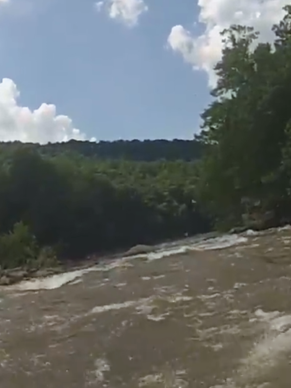 🤷‍♀️ it can happen anywhere anytime. #DID #dissociativeidentitydisorder #systok #DIDtok #switching 