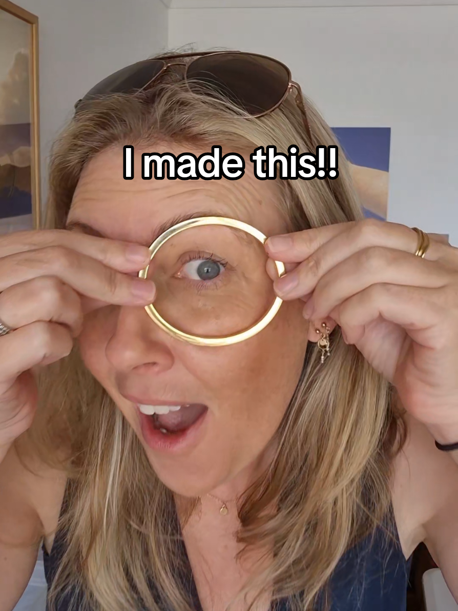 Those tight ugly hair Elastics on my wrist were just too much so I designed my own Hair Tie Bangle which holds it for me. They are waterproof, tarnish-free AND go with every outfit. So now us ladies can look good and feel good everyday all while be ready for anything 😍💪. They come in 4 sizes in Gold, Silver and Rose Gold 🌹.  It will easily become your new favourite must-have accessory. View the range at www.gypsealoop.com #gypsealoop #hairtiebangle #hairtiebracelet #fashionupgrade #bangle 