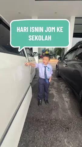 POV : BILA HARI ISNIN KE  SEKOLAH  . Korang bag zuka memang cantik . Kali ni design seperti ketupat. Design yang rare dan cantik sangat. Nak beli boleh ke Showcase [Papalaris] atau masuk live sekarang #i 