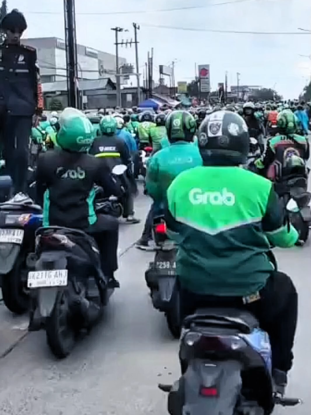 Komisi Ojol Turun, Dari 20% Jadi 10%?😱🔥 #grab #ojol #fypage #xyzbca #tiktoktainment #ojol #driver #pengemudi #pejuang #komisi