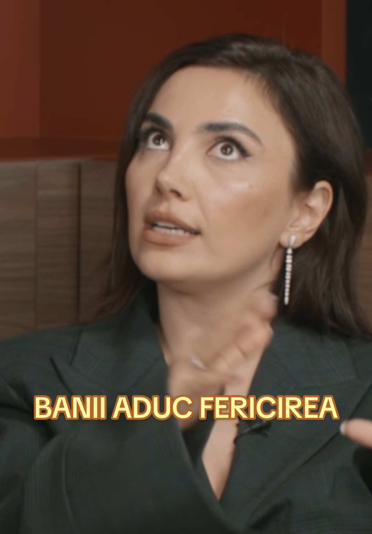 Unii cercetători spun că da, banii pot cumpăra fericirea. Curios cum? Află în podcast cu Andra Munteanu link în bio📍#bani #fericire #podcast #lalatalks  #creatorsearchinsights 