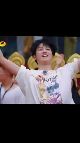 นานๆทีจะเห็นคุณเฉินเต้น แต่พี่มงคลเต้นเป๊ะมาก  #เฉิงเหล่ย #เฉินเจ๋อหยวน #ติดซีรี่ย์จีน❎ติดผู้ชายจีน🇨🇳✅ หล่อแพ็คคู่ ❤️❤️💗💗 #กําแพงเมืองจีนมันสูงเข้าแล้วออกยาก🇨🇳 #เทรนด์วันนี้tiktok 