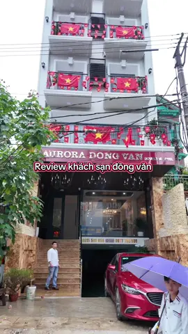 Review khach san dong van 
