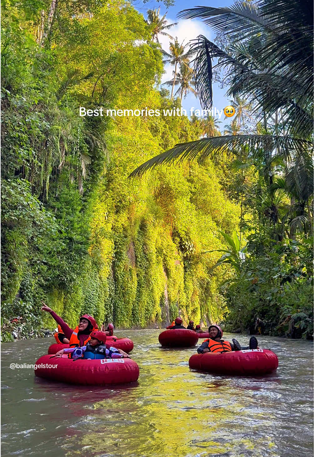 One of the best activities that can be done with your family👫 #rivertubing in #ubudbali with #baliangelstour  Feel free to contact us for details or booking☺️👇 WhatsApp : +6282276017525 Instagram : baliangelstour  Email : baliangelstour@gmail.com #fyp #foryou 