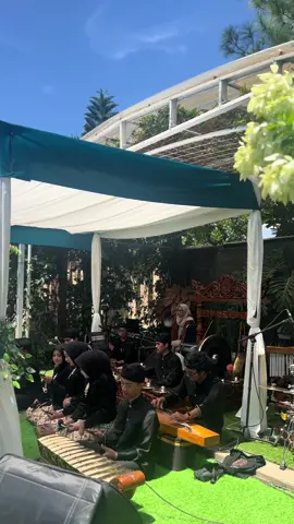 Membalas @Batarajiwa alhamdulillah ini juga pake gamelan 