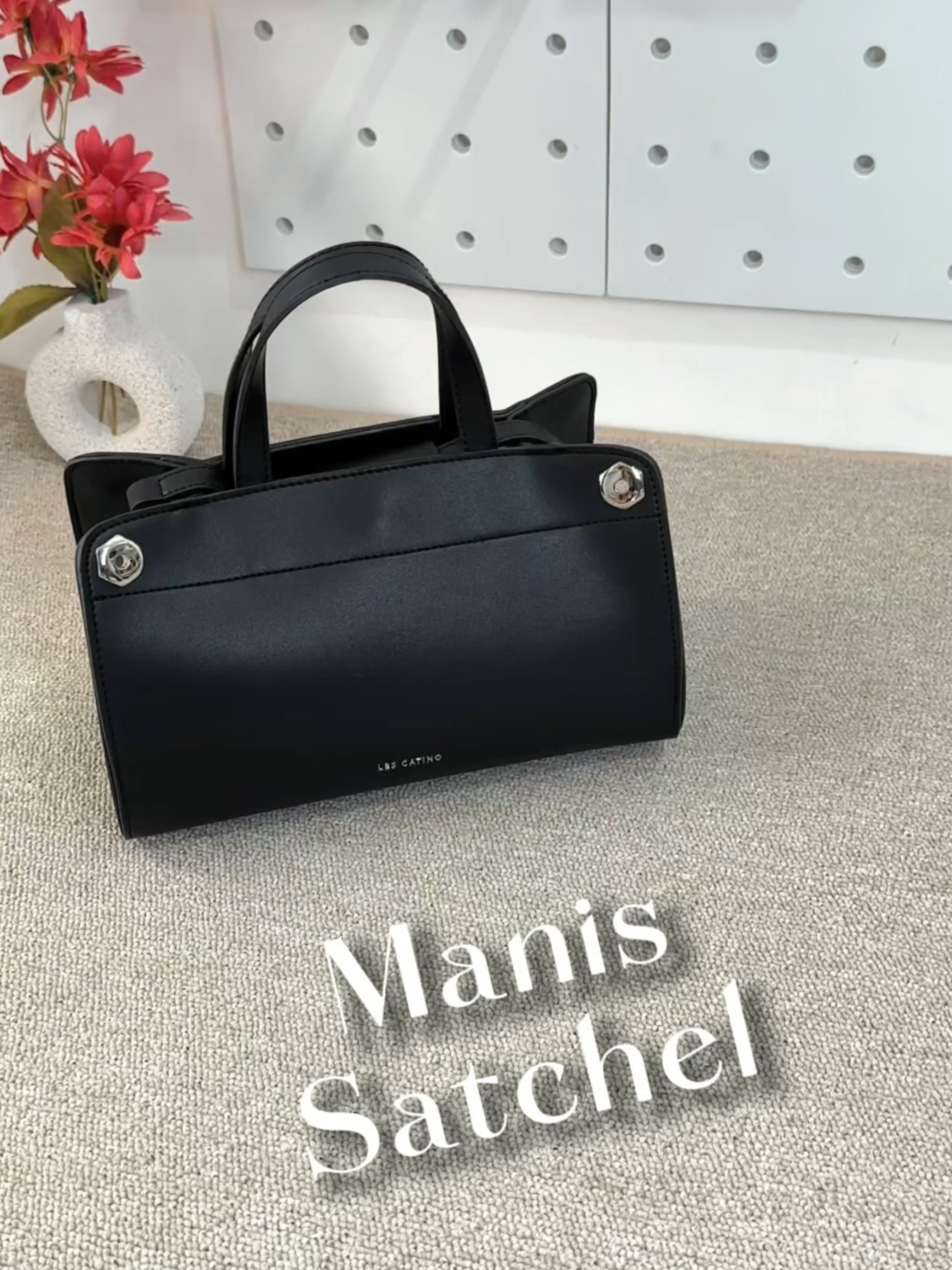 Minles punya Tas Manis buat bikin hari hari kamu tambah manis~ #rekomendasi #taslocal #cinematic #localbrand #lescatino #promo #travelbag