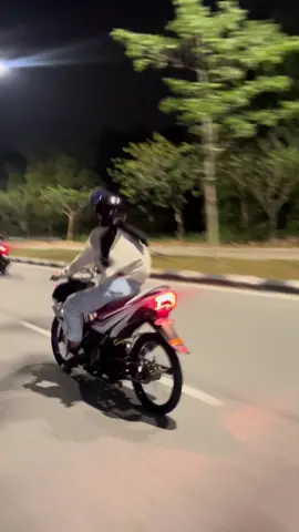 jelesnya orang lain bawak dia😖