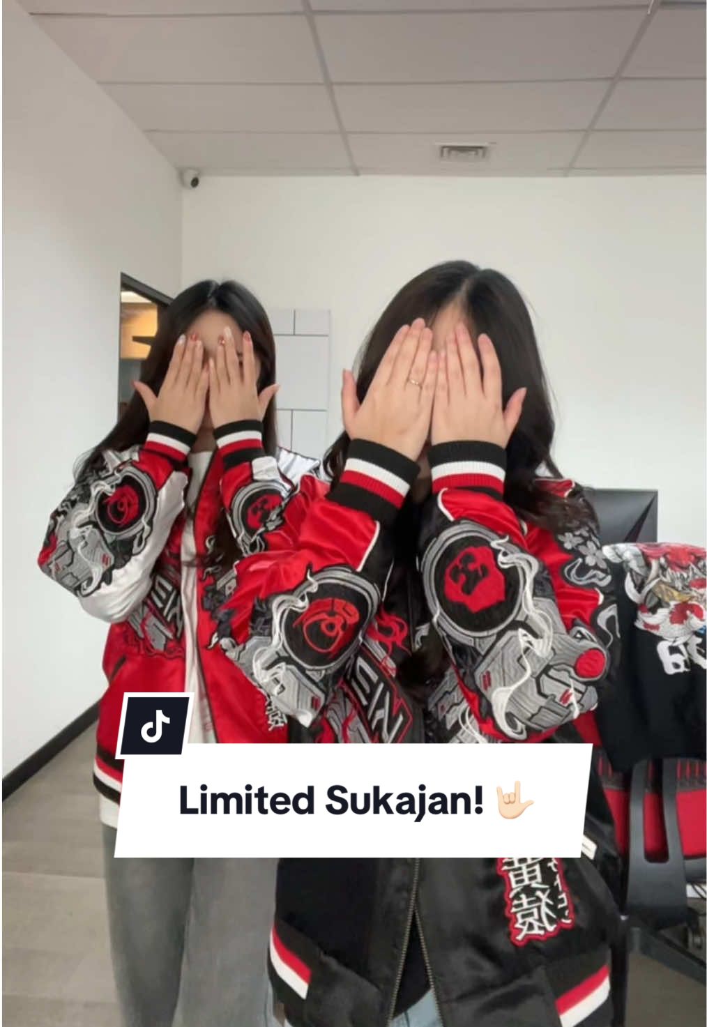 Senin S-nya Sukajan product best seller bulan september?? 😏🙌🏻 Klik keranjang kuning biar ga telat co, Troopers! 🛒