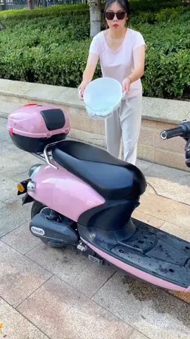 Bọc yên da co giãn cao, chống nước, chống nắng, chống trầy xước, dùng bền lâu năm!Chỉ cần bọc vào, xe điện trông như mới ngay!wmn2