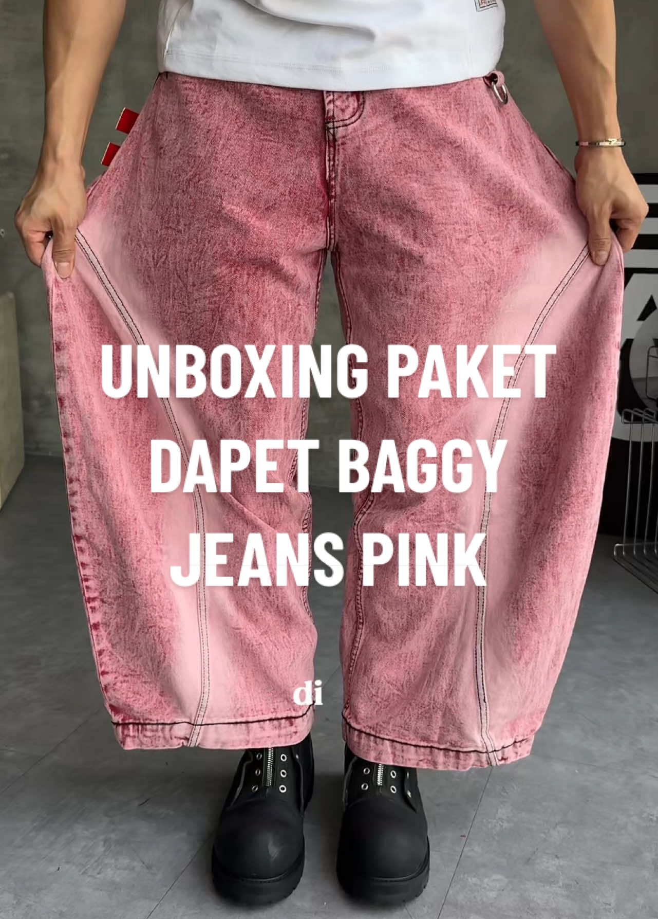 Berapa banyak gua ngmong kata ‘GILA’? Gara” semuanya sebagus itu 🥹 #unboxingvideo #unboxingpaket #brandlokalindonesia #videolebihpanjang #baggyjeans 