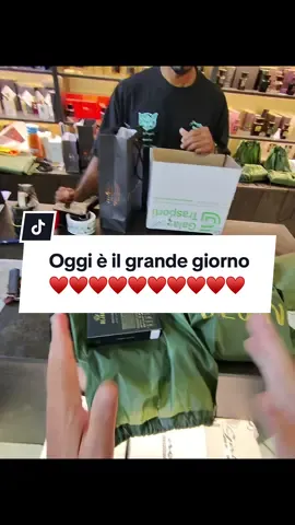 Oggi è il grande giorno 🔥 iniziamo a spedire Erotic Sun2et 🔥 grazie ♥️ grazie a tutti per la grande fiducia ♥️ #maisenzaprofumo #profumo #profumidinicchia #eroticsun2et #dejavu 