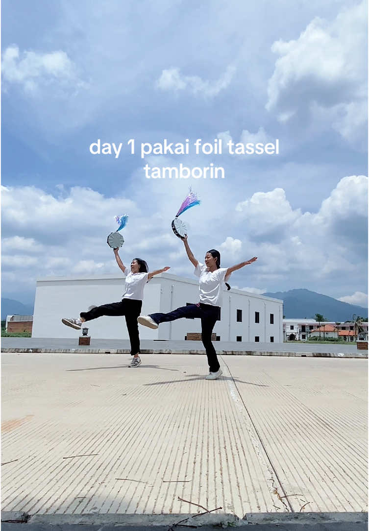 Foil tassel tamborin nggak bikin berat, tapi tetep cantik! DM for order. ig : shiloh__studio 🎵 Datanglah dan Bertahta / Great is Our God - NDC Worship  #tambourine #tamborin #tassel #shilohstudio #ndc