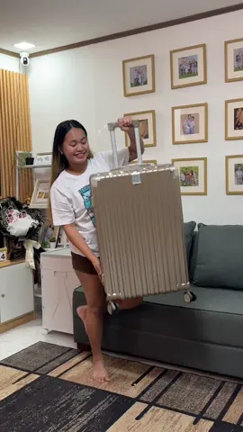 Ready na magtravel ng matagalan.😩🤍 #luggage #trolley #tiktok #fypシ゚ #sissy #travelneeds 