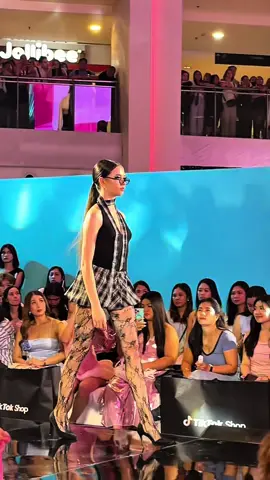 POV: you saw KILY at Tiktok Shop Cart Walk ✨ @tiktokshop_ph  #kilyphonline  #TiktokShopCartWalk  #SuperBrandFestival 