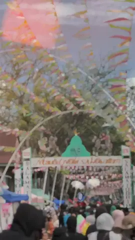 Persembahan sayyang pattuduq digelar saat penamatan Alquran dan perigatan Maulid Rasulullah SAW. Di deha Ujung Lero #sayyangpattudu🐴 #ujungleropinrang #sukumandar #maulidnabi #polewalimandar 