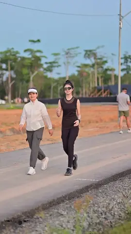 anak tanjung emang cakep . . z6 Meike 85mm f1.8 . . #fotoyu #slowmo #jogging #nikonphotography 