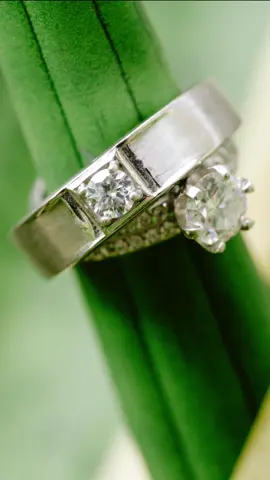 “𝑾𝒆 𝑪𝒂𝒑𝒕𝒖𝒓𝒆 𝑳𝒆𝒈𝒂𝒄𝒚, 𝑵𝒐𝒕 𝑱𝒖𝒔𝒕 𝑴𝒐𝒎𝒆𝒏𝒕𝒔” เพราะภาพของคุณไม่ใช่แค่ความทรงจำ แต่คือมรดกของความรัก” . สอบถามเพื่อเป็นข้อมูลก่อนได้ยินดีให้บริการด้วยใจ 𝐼𝑛𝑏𝑜𝑥 𝑷𝒂𝒈𝒆 𝑭𝒂𝒄𝒆𝒃𝒐𝒐𝒌 หรือ 𝙇𝙞𝙣𝙚: @𝙡𝙞𝙜𝙝𝙩𝙖𝙣𝙙𝙡𝙤𝙫𝙚 𝑇𝑒𝑙: 𝟶𝟿𝟼-𝟷𝟽𝟷-𝟸𝟾𝟷𝟿 . #PreWedding#ช่างภาพงานแต่ง#LightandLovekStudio#WeddingCinema#WeddingPhotography#Presentation#ถ่ายวิดีโองานแต่ง #ช่างภาพชลบุรี #ช่างภาพงานแต่ง  #ถ่ายพรีเวดดิ้งชลบุรี#ป้ายเวลคัม #ถ่ายพรีเวดดิ้ง #แต่งงานในฝัน