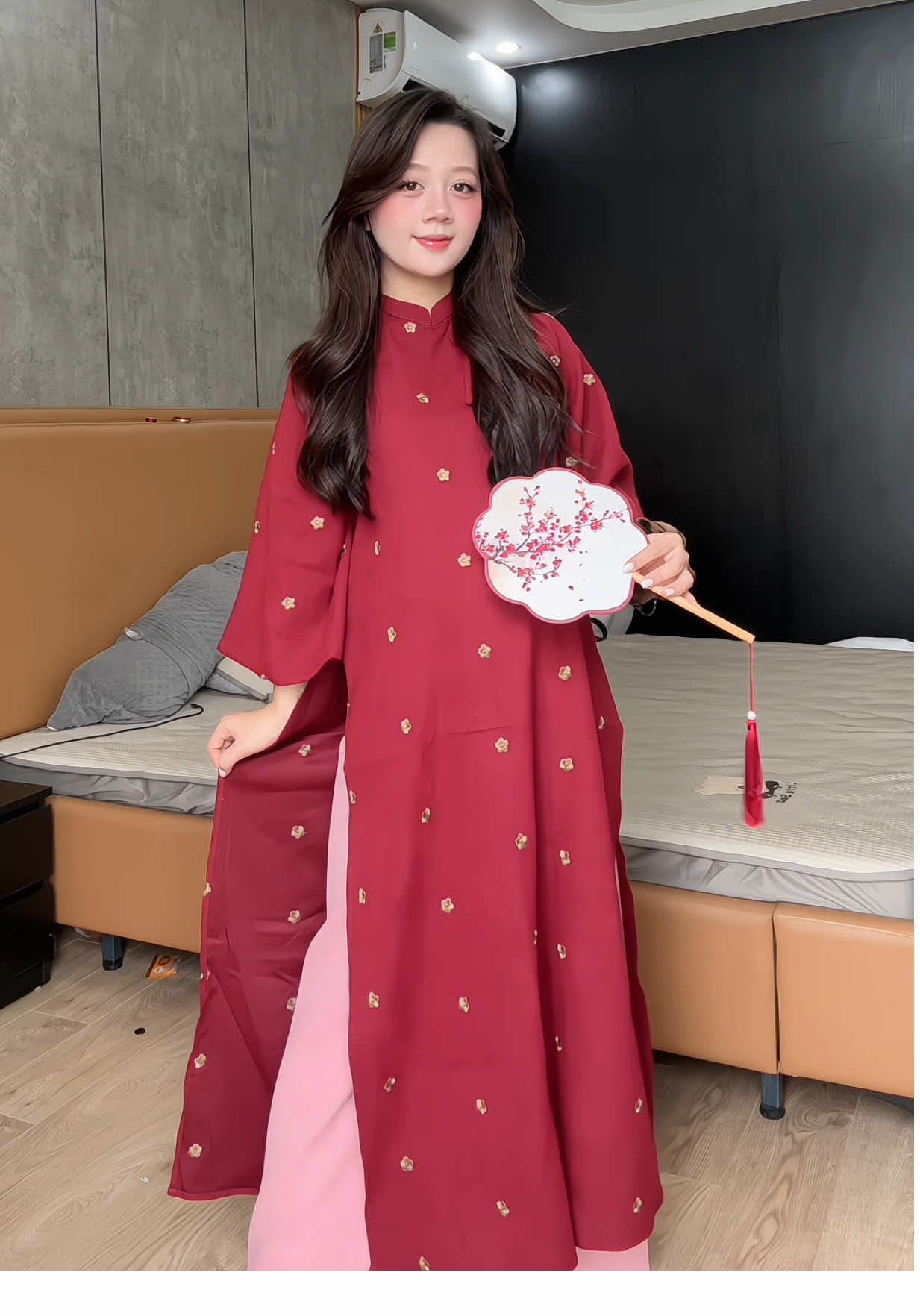 Thấy áo dài là thấy Tết đến rùiiii 😻😻 trước Tết thì phải chơi Trung Thu trước các nàng iuuu ơiiii 🥰🥰 #aodai #aodaicachtan #aodaitet #havanadanang 