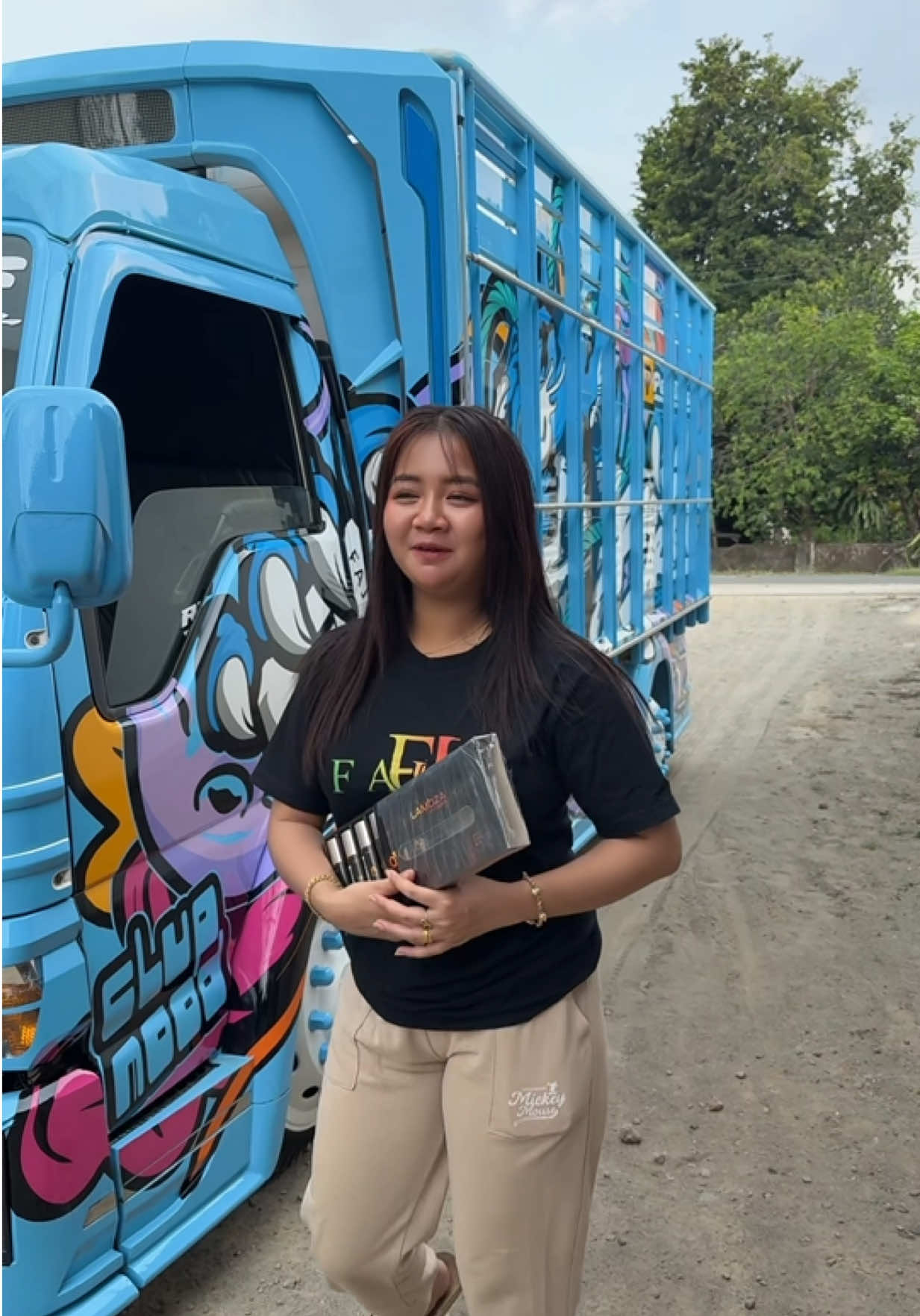 Parfum cowok lagi turun harga , tinggal 65rb dapat 6 botol. Langsung aja cek keranjang kuning dan co sekarang juga