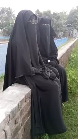 গ্রাম কার কার ভালো লাগে তারাই কমেন্ট করো